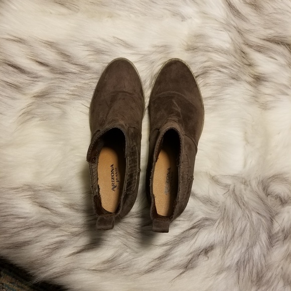 Brown Ankle Boots - Picture 4 of 5